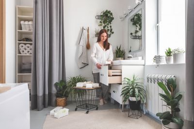 Bathroom Cabinet Makeover